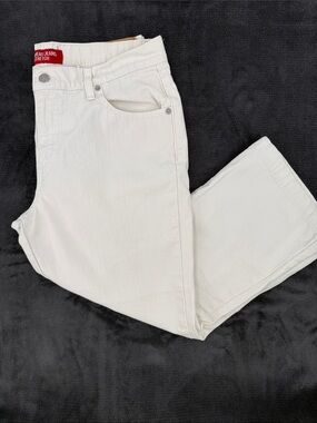 Levi's White Straight-Leg Women’s denim capris